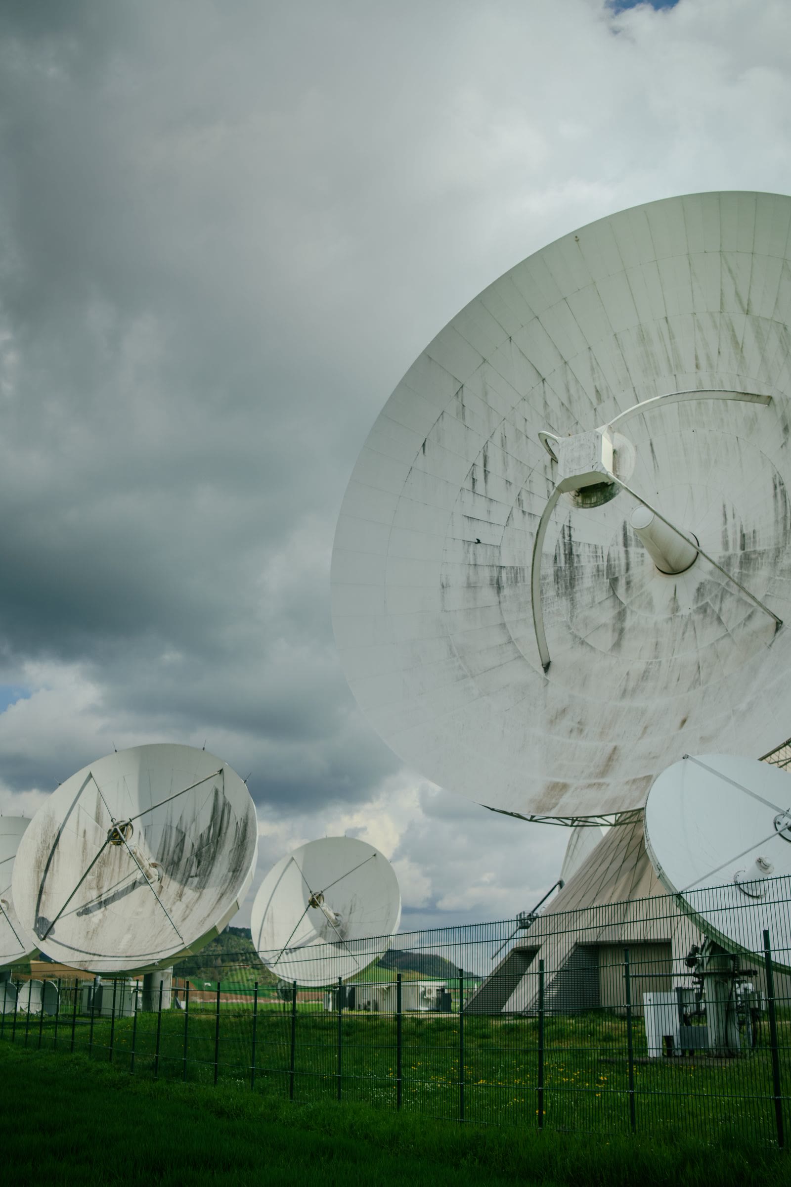 Communications antennas against a clear sky